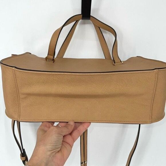 SOLE SOCIETY WOMEN'S DESTIN‎ CROSSBODY BAG 2 VEGAN STUDDED WHIPSTICH CAMEL VEGAN - Picture 4 of 10